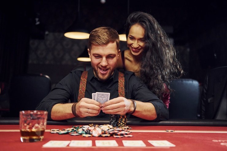 Koleksi permainan slot dan live dealer di qq88asia login